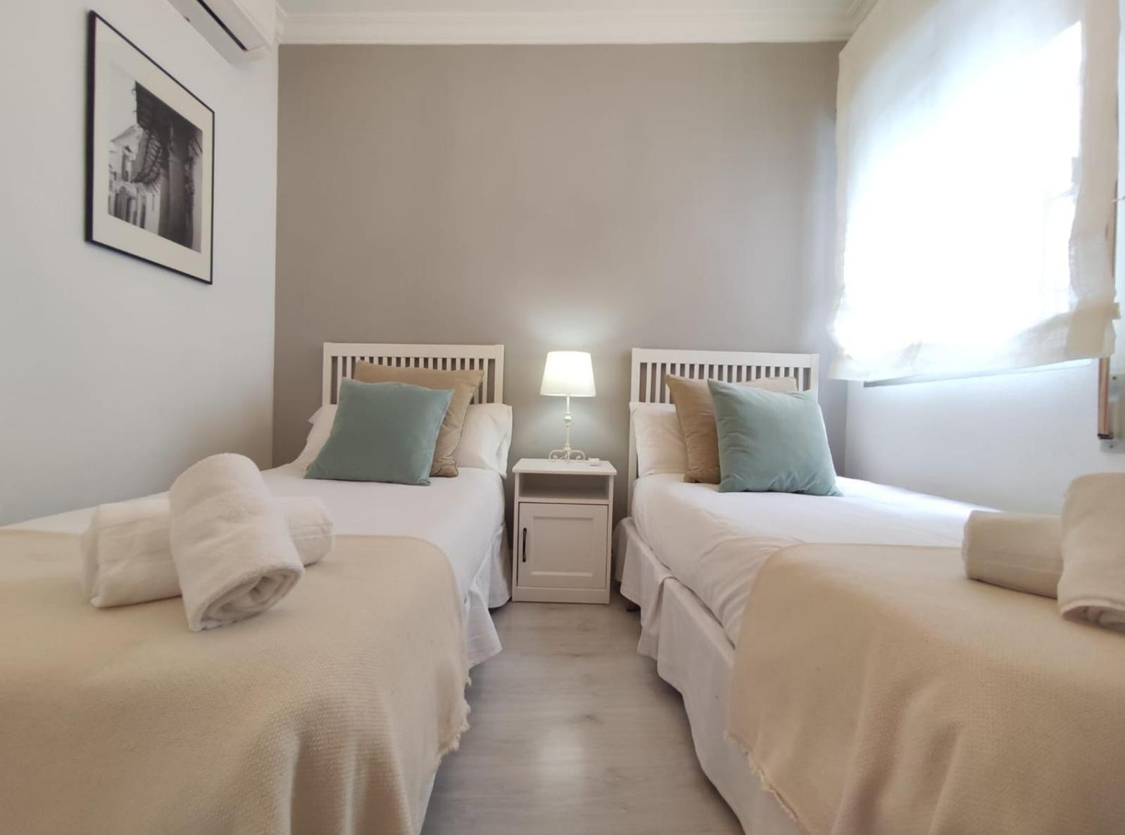 Covadonga Suite Home Seville Exterior photo